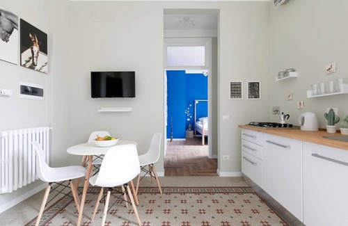 Rione XIV Borgo Apartment | Vatican Stylish Apartment