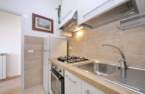 Rione V Ponte Apartment | Vicolo Cellini, Lovely & Bright 2 Br Apartment By Halldis