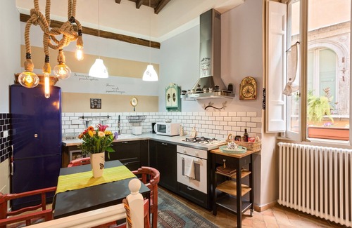 Rione VII Regola Apartment | Vicolo delle Grotte | Romantic apartment in Campo de' Fiori