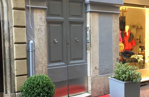 Rione IV Campo Marzio Apartment | WIN-SUITE A few steps from the Spanish Steps and Via Condotti and Via del Corso