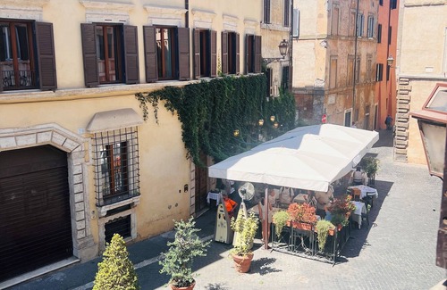Rome City Centre Apartment | Wonderful 2-bedroom apartment in Roma with WiFi