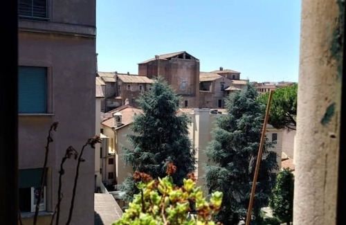 Monti Apartment | Your bright and spacious home at the Coliseum for 8