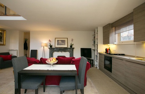 Rione IV Campo Marzio Apartment | Your Prestigious Penthouse at the Spanish Steps