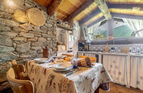 Corgnolaz House | 1 bedroom accommodation in Chamois (AO)