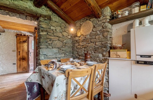 Corgnolaz House | 1 bedroom accommodation in Chamois (AO)