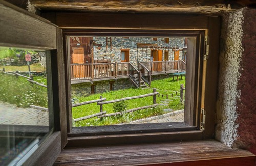 Corgnolaz House | 1 bedroom accommodation in Chamois (AO)
