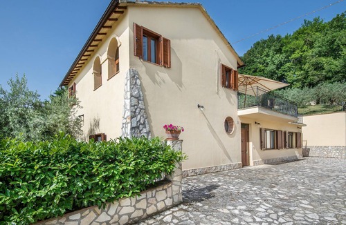 Fornole Apartment | 1 bedroom accommodation in Narni