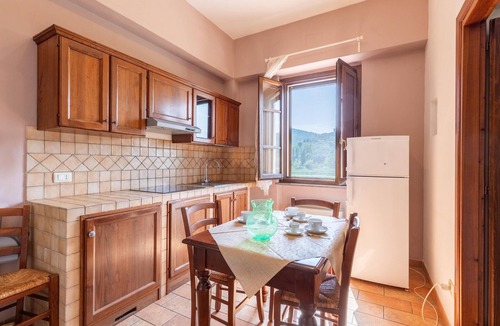 Montone Apartment | 1 bedroom awesome apartment in Montone