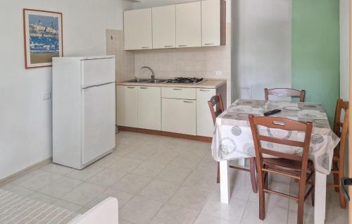 Defensola House | 1 Bedroom Awesome Home In Vieste