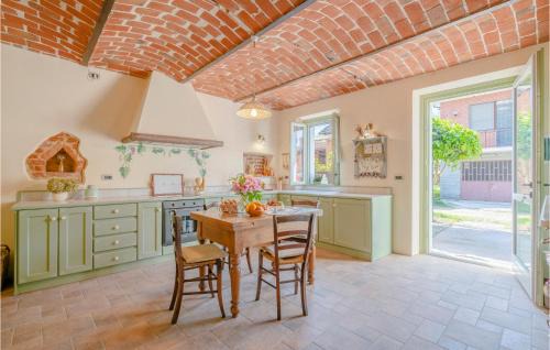 Ferrere House | 1 Bedroom Cozy Home In Ferrere