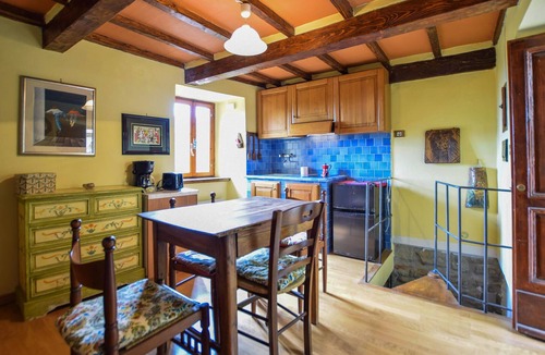 Raggiolo House | 1 bedroom nice home in Raggiolo, Ortignano Ra