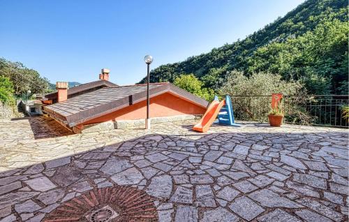 Avegno House | 1 Bedroom Pet Friendly Home In Avegno
