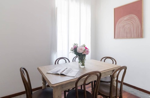 Rione III Colonna Apartment | 100 m² Apartment ∙ 2 bedrooms ∙ 5 guests
