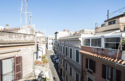 Trastevere Apartment | 100 m² Apartment ∙ 3 bedrooms ∙ 14 guests