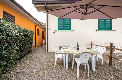 Marina di Grosseto House | 100m to Beach: House with Garden & A/C