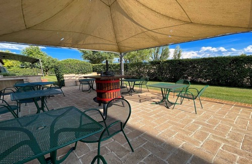 Limiti Villa | 11 sleeps - Holidays Vacation Villa with pool - Spello By The Pool - Sleeps 11