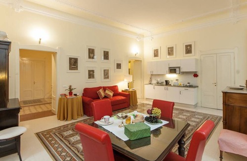 Roman Ghetto Apartment | 110 m² Apartment ∙ 3 bedrooms ∙ 6 guests