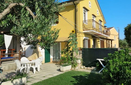 Lanciano House | 130 m² Apartment ∙ 3 bedrooms ∙ 6 guests