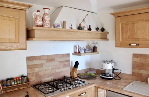 Monterubbiano House | 15th cent house centro storico of charming hilltown fabulous view