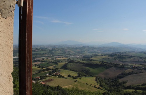 Monterubbiano House | 15th cent house centro storico of charming hilltown fabulous view