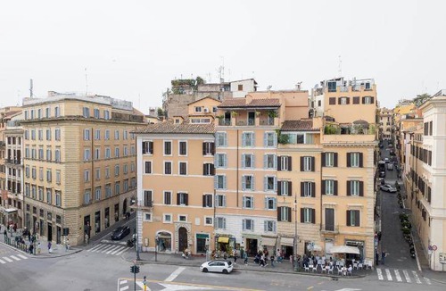 Rione II Trevi Bed & Breakfast | 180 m² Bed and breakfast ∙ 4 bedrooms ∙ 12 guests