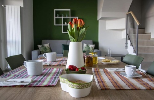 Pella Apartment | 180° on the lake