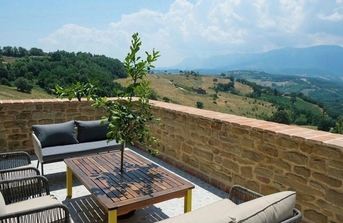 Gualdo House | 18th-century villa with two flats and a pool