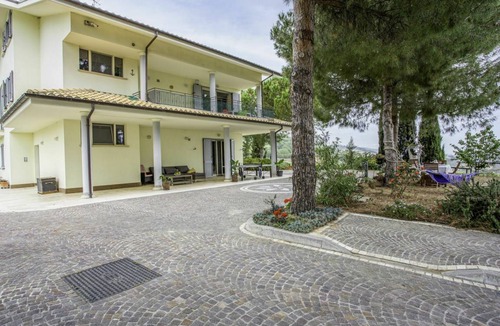 Pineto Apartment | 190 m² Apartment ∙ 3 bedrooms ∙ 10 guests