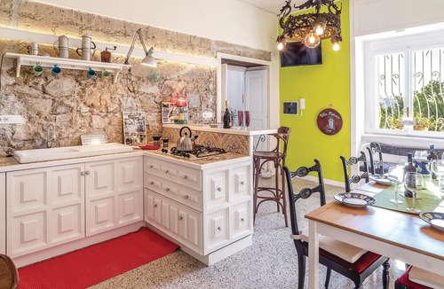 Salerno House | 2 bedroom accommodation in Salerno SA