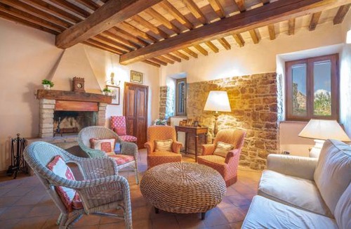 Izzalini Apartment | 2 bedroom accommodation in Todi PG