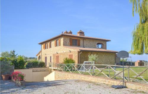Trequanda Apartment | 2 Bedroom Cozy Apartment In Castelmuzio