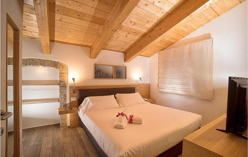 Foligno Apartment | 2 Bedroom Cozy Apartment In Foligno