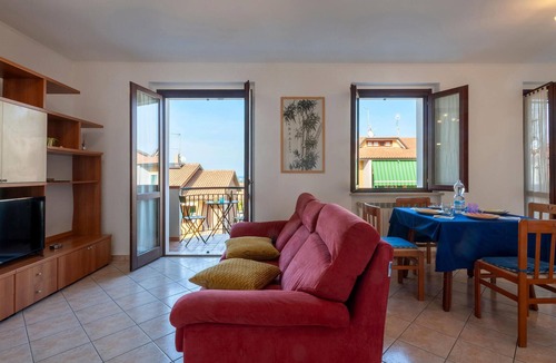 San Costanzo Apartment | 2 bedroom gorgeous apartment in San Costanzo