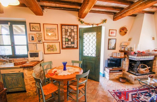 Collazzone House | 2 bedroom house with private pool/jacuzzi (3 meter diameter)