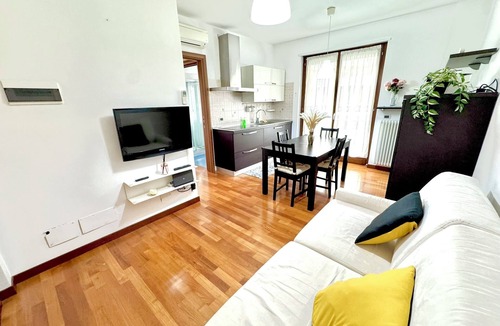 Pescara Apartment | 2 steps from the sea with terrace, double air conditioner - sleeps 4