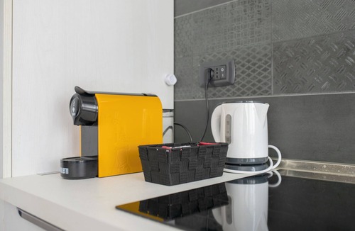 Pescara Apartment | 2 suites by the sea in the center - sleeps 4 - parking space in May and August