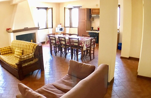 Spoleto House | 2 villas in adjoining fields - sleep 50 with infinity pool + fantastic views