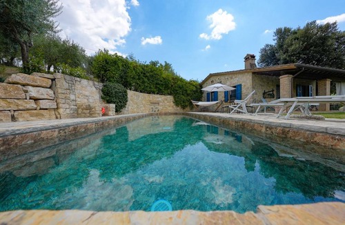 Collazzone Villa | 250 m² Villa ∙ 2 bedrooms ∙ 4 guests