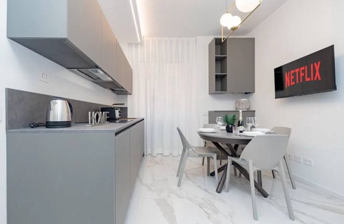 Porta Vittoria Apartment | 2CO4 [Cathedral] Modern Central