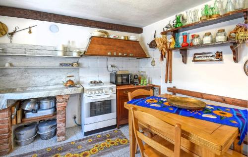 Lumarzo House | 3 Bedroom Nice Home In Lumarzo