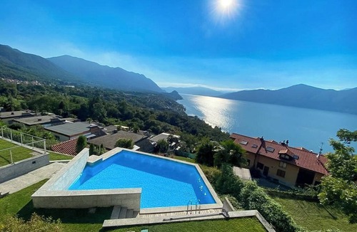 Brezzo di Bedero Apartment | 3½-zimmer-wohnung mit Gigantischer Seesicht und Pool