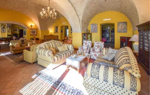 Lucera House | 4 Bedroom Cozy Home In Lucera