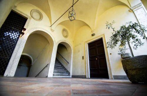 Roman Ghetto Apartment | 45 m² Apartment ∙ 4 guests