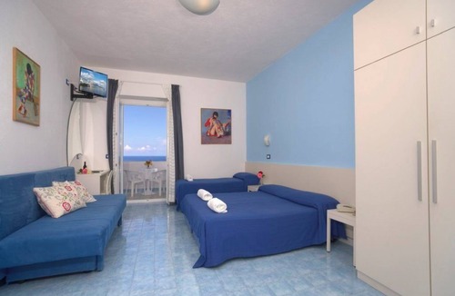 Forio Bed & Breakfast | 5 minutes from the sea, the Poseidon Gardens with swimming pool, wifi, parking.
