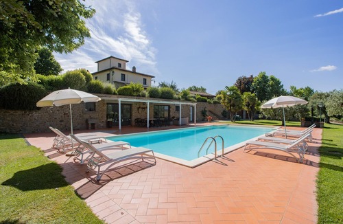 Montecolognola Villa | 5BR Luxury Villa, Sublime Location, Private Pool, Sauna, Colour-therapy Shower