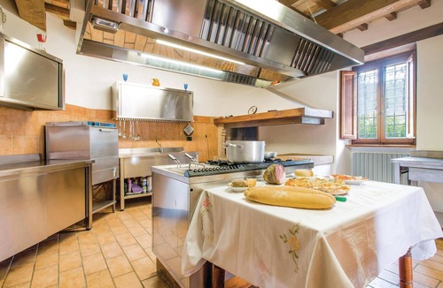 Furlo House | 6 bedroom gorgeous home in Cagli PU