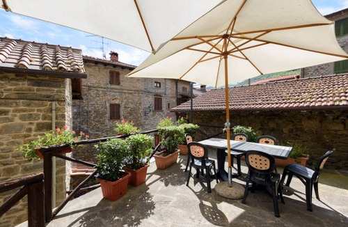 Raggiolo Apartment | 60 m² Apartment ∙ 2 bedrooms ∙ 4 guests