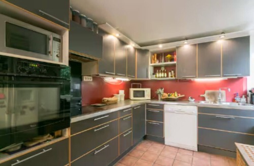 Chelles House | A charming and unusual country-style home near Paris