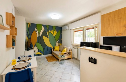 Montesilvano Apartment | A comfortable and welcoming 40 square meters ground-floor apartment, perfect for three people, with a private entrance.The property is ideally located in Montesilvano, just about 400 meters from the beach: the seafront promenade offers enchanting and rel