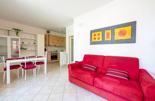 Castiglione del Lago Apartment | A cozy 45 sqm apartment, accommodating up to three people, located on the ground floor of a detached house (access via two steps).The property is located in Castiglione del Lago, in a residential area just steps from the lakefront and the historic center